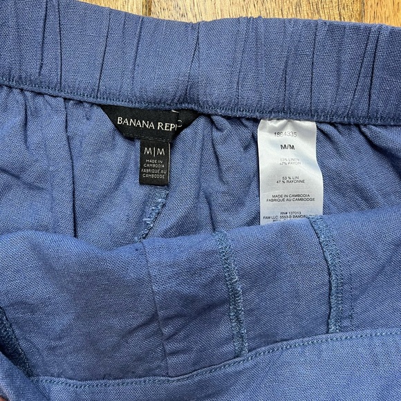Banana Republic Linen Shorts - Picture 3 of 3